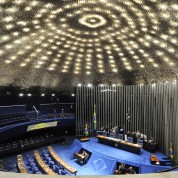 Senado tem de adaptar ‘supersalário’ ao teto do funcionalismo