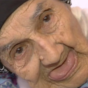 Idosa de 107 anos recebe aposentadoria atrasada
