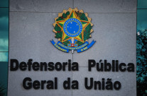 Defensoria prepara pedido de correção do FGTS